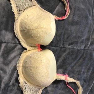 Victoria’s Secret Yellow Bra - No push up!